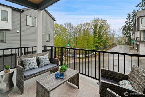 6-18829 67th Dr Ne, Kenmore, WA, 98028-3474 | Card Image