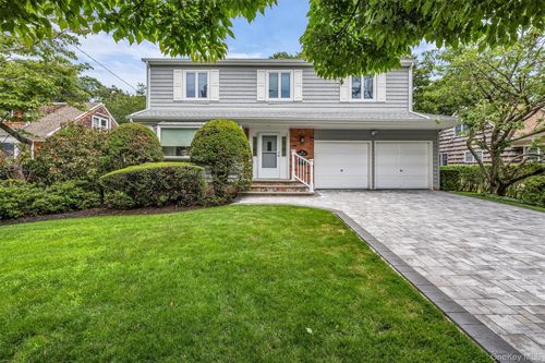 79 Bieselin Rd, Bellport, NY, 11713-2329 | Card Image