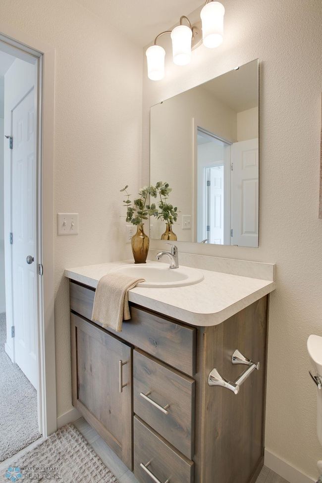Upper 2nd Bedroom | Image 23
