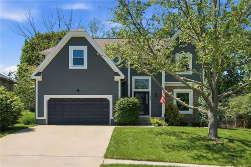 909 N Sumac St, Olathe, KS, 66061-5976 | Card Image