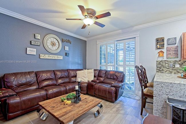 0 - 3424 W 92 Nd Pl, Townhouse with 3 bedrooms, 3 bathrooms and null parking in Hialeah FL | Image 7