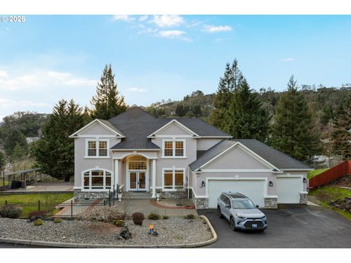 2744 Nw Daysha Dr, Roseburg, OR, 97471-2980 | Card Image