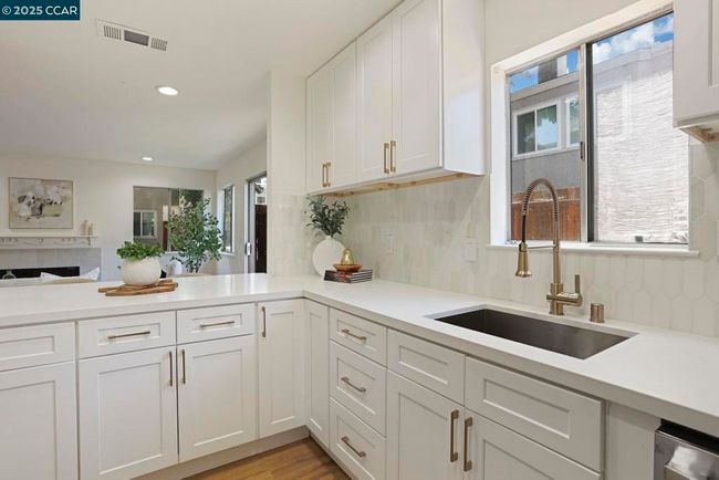 APT-29 - 3712 Willow Pass Rd, Condo with 2 bedrooms, 2 bathrooms and 1 parking in Concord CA | Image 7