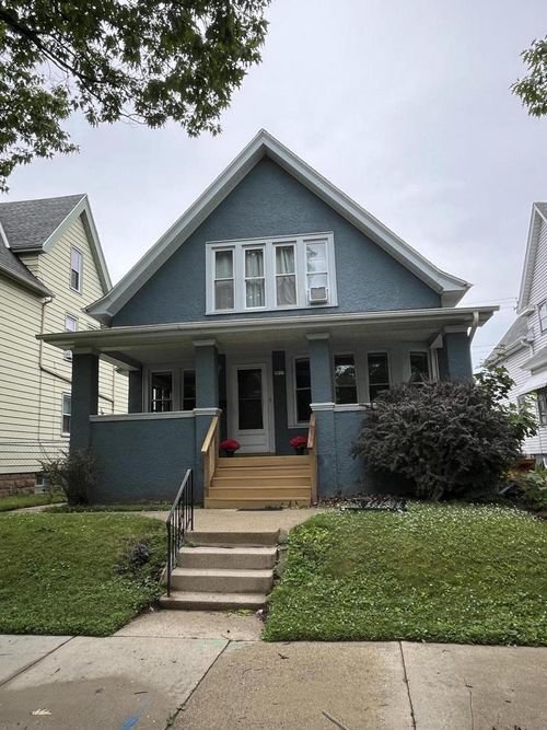 2065 S 28th St, Milwaukee, WI, 53215-2227 | Card Image