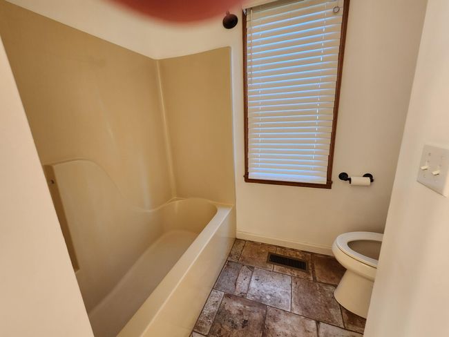 1070 Dyer Rd, House other with 3 bedrooms, 2 bathrooms and null parking in Madisonville TN | Image 26