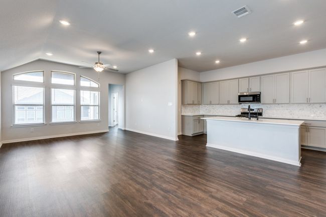 509 Oleander Loop, House other with 4 bedrooms, 3 bathrooms and 4 parking in Buda TX | Image 7
