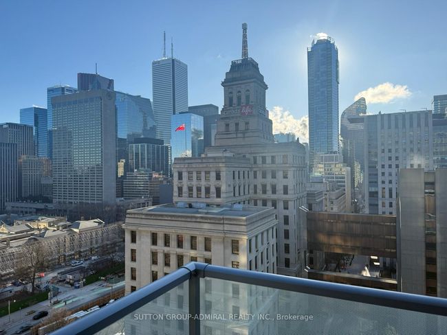 1611 - 210 Simcoe St, Condo with 2 bedrooms, 1 bathrooms and null parking in Toronto ON | Image 13