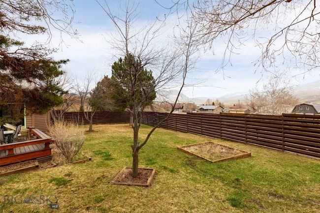 4 Solar Mountain Rd, House other with 3 bedrooms, 2 bathrooms and null parking in Gardiner MT | Image 45