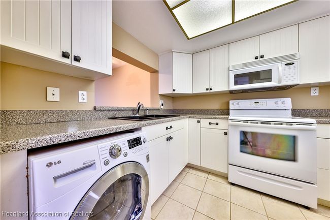 APT-508 - 2131 Lakeview Dr, Condo with 2 bedrooms, 2 bathrooms and null parking in Sebring FL | Image 6