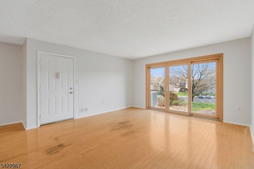 150 Woodward Ln, Basking Ridge, NJ, 07920-2733 | Card Image