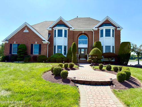 140 Pin Oak Rd, Freehold, NJ, 07728-9319 | Card Image
