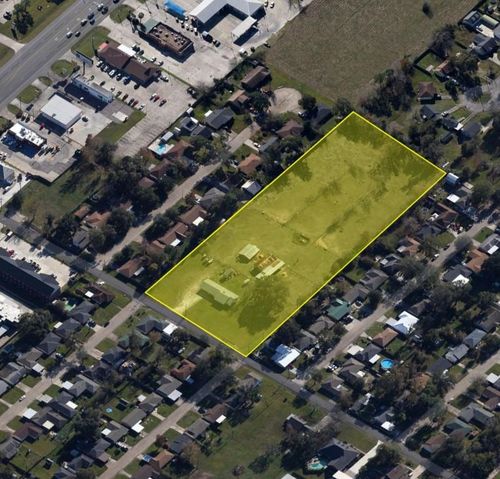 1420 S 29th St, Nederland, TX, 77627-7801 | Card Image