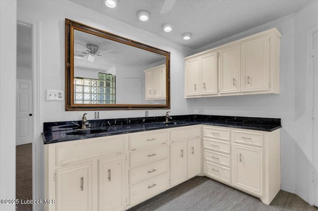 2022 Buffalo Dr, House other with 3 bedrooms, 2 bathrooms and null parking in Levelland TX | Image 20