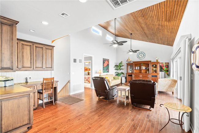 110 Bayshore Dr, House other with 2 bedrooms, 2 bathrooms and 3 parking in Ingleside TX | Image 10