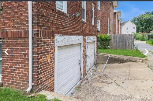 1092 Beach 12th St, Far Rockaway, NY, 11691-4708 | Card Image