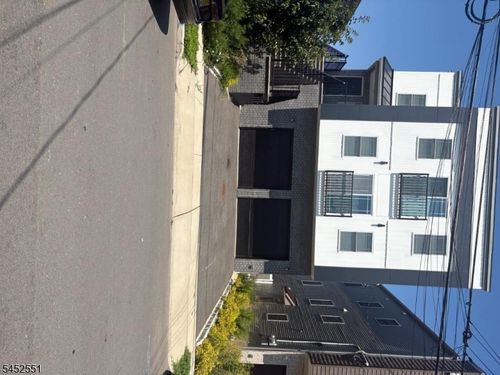 325 Doyle St, Elizabethport, NJ, 07206-1017 | Card Image