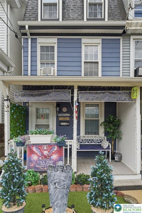208 South Ave, Jim Thorpe, PA, 18229-1226 | Card Image
