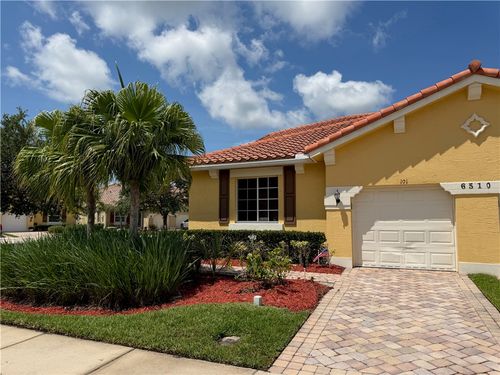 101a-6510 Oxford Cir, Vero Beach, FL, 32966-7662 | Card Image