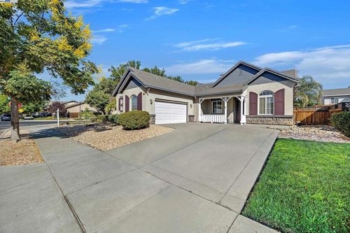 655 Ray St, Brentwood, CA, 94513-1567 | Card Image