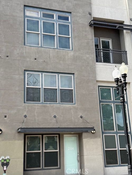 204 N Spurgeon St, Santa Ana, CA, 92701-4808 | Card Image