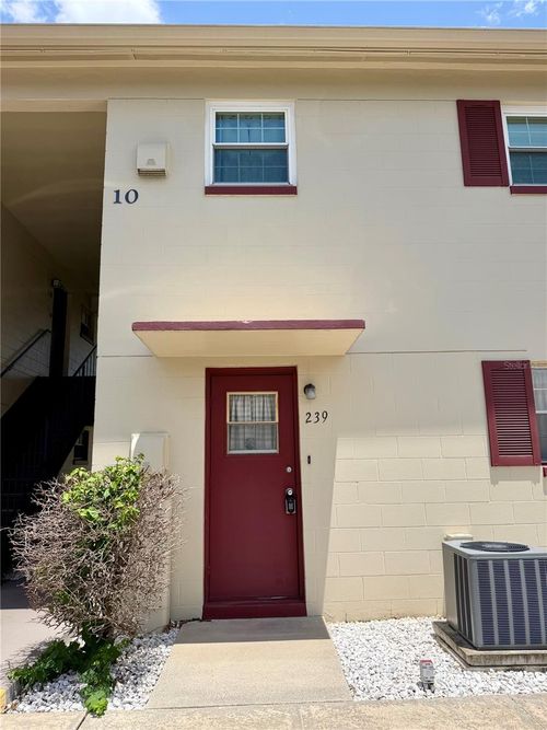 239-5505 Hernandes Dr, ORLANDO, FL, 32808-4841 | Card Image