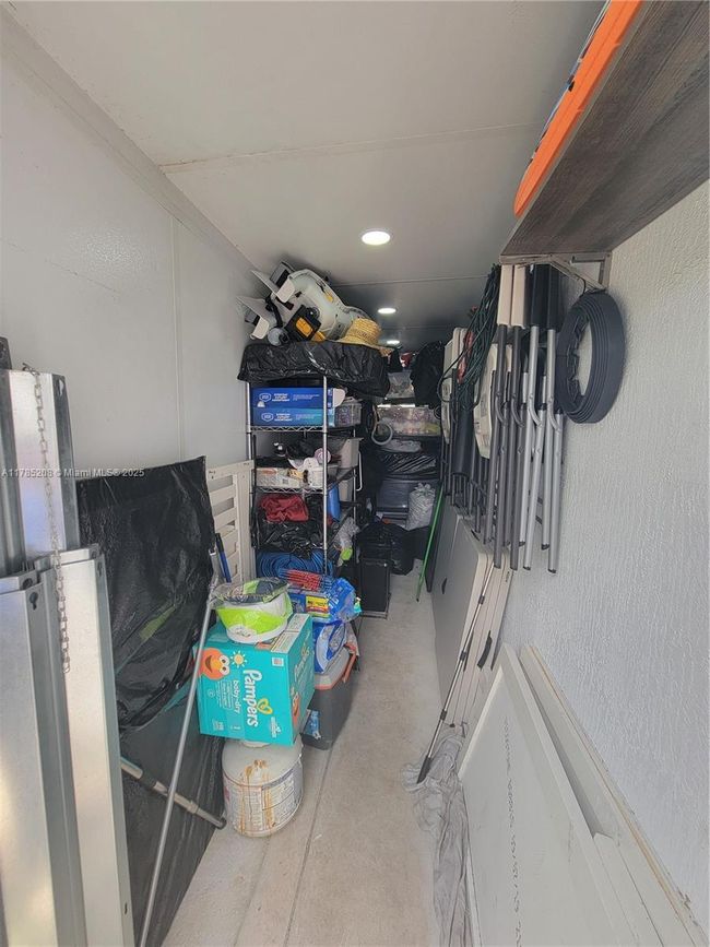 405 Ne 25 Th Ter, House other with 3 bedrooms, 2 bathrooms and null parking in Homestead FL | Image 41