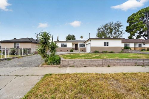 7938 Chantry Avenue, Fontana, CA, 92336 | Card Image