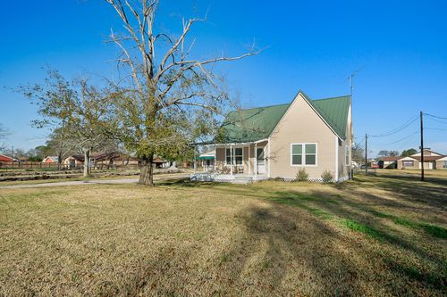 109 Maple St, Highlands, TX, 77562-2545 | Card Image