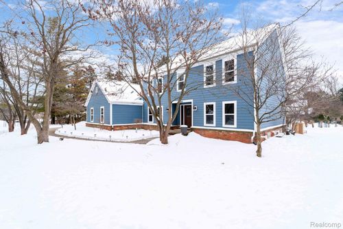 26192 Hidden Valley Dr, Farmington Hills, MI, 48331-4129 | Card Image