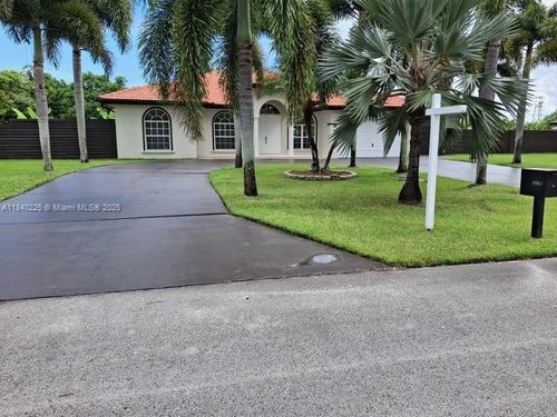 16961 Sw 213th Ln, Miami, FL, 33187-4323 | Card Image
