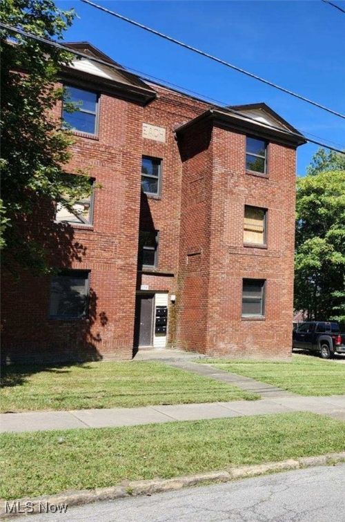 174 W Dennick Ave, Youngstown, OH, 44505-2569 | Card Image