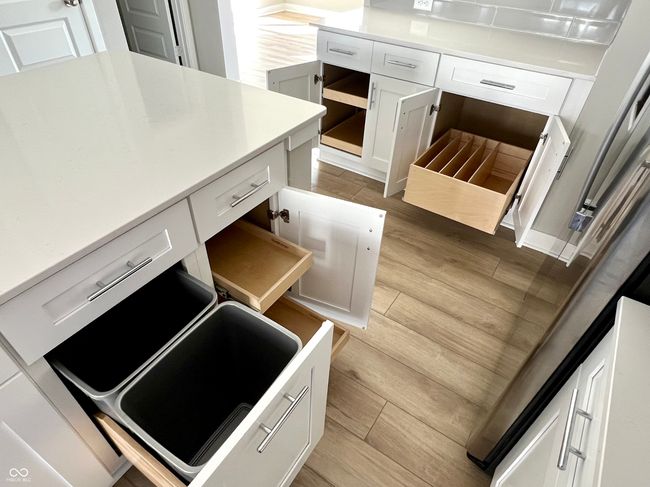 Professionally installed Shelf Genie cabinet system | Image 23