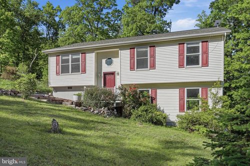 902 Enfield Dr, WINCHESTER, VA, 22602-3630 | Card Image