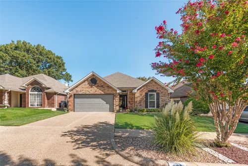 933 Freshwood Ct, Arlington, TX, 76017-6127 | Card Image