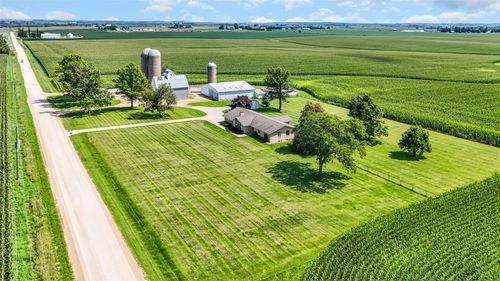 1766 Fernow Rd, Marion, IA, 52302-9365 | Card Image
