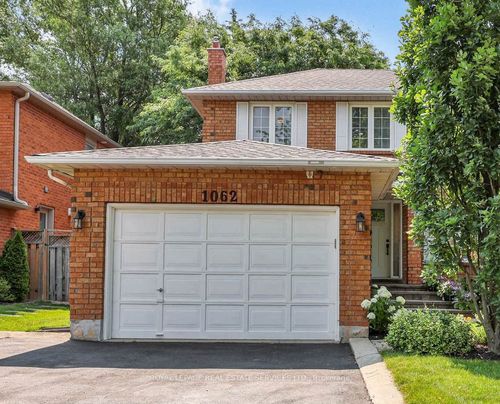 1062 Glenbrook Ave, Oakville, ON, L6H4A3 | Card Image