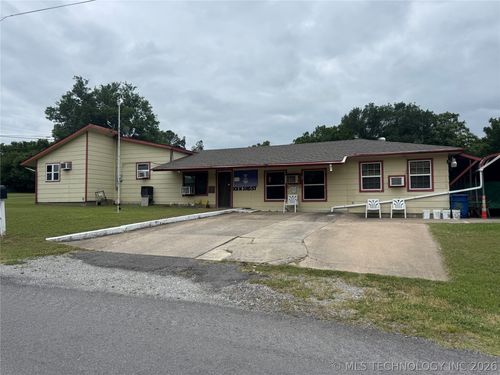 101 N 3rd St, Hartshorne, OK, 74547-2809 | Card Image
