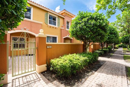 2010-724 Sw 106th Ave, Pembroke Pines, FL, 33025-6911 | Card Image