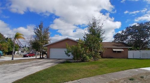 2209 Jacaranda Ct, Dunedin, FL, 34698-9537 | Card Image