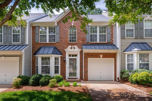 1647 Backcreek Ln, Gastonia, NC, 28054-5888 | Card Image