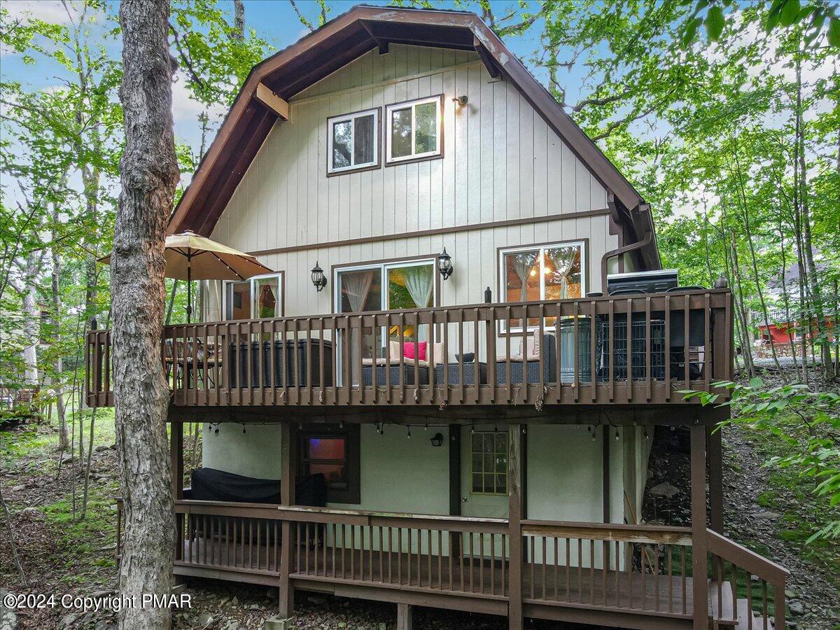 Yorkshire Ct, Bushkill, PA 18324