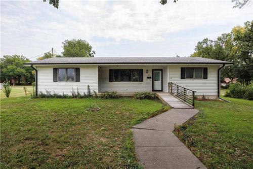 324 N 8th St, Fredonia, KS, 66736-1406 | Card Image
