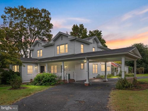 517 W Locust St, Woodstock, VA, 22664-1329 | Card Image