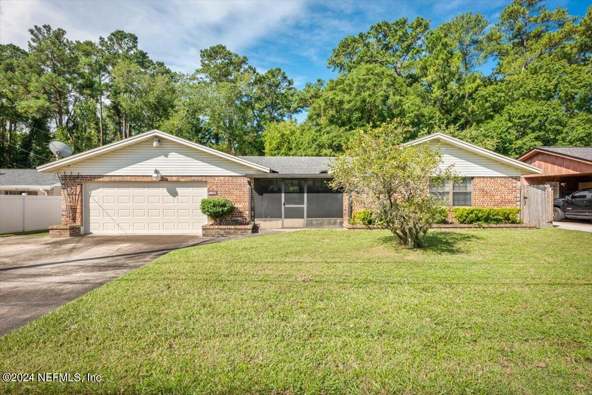 Knoll Dr, Jacksonville, FL 32221