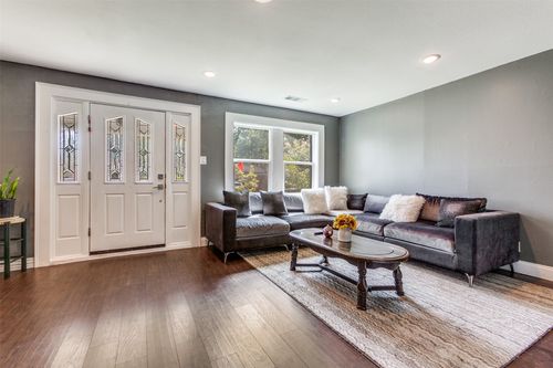 303 N Cottonwood Dr, Richardson, TX, 75080-4712 | Card Image