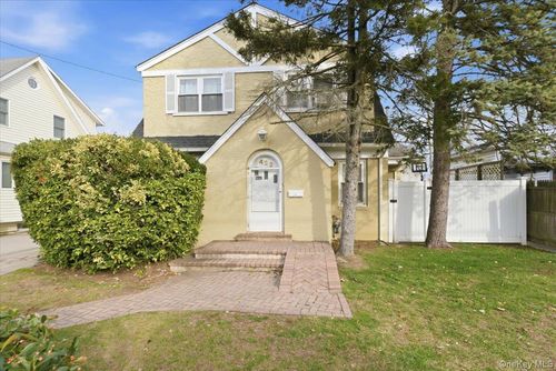 422 Cedarhurst Ave, Cedarhurst, NY, 11516-1215 | Card Image