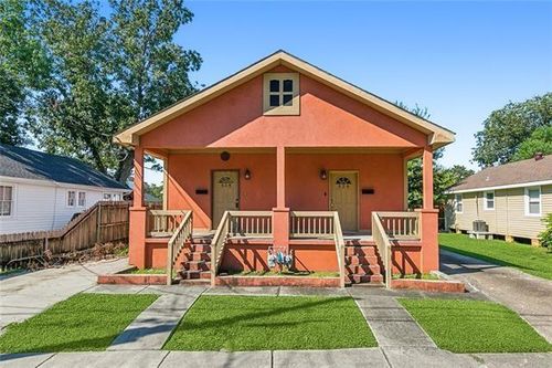 526 Brown Ave, Harvey, LA, 70058-4107 | Card Image