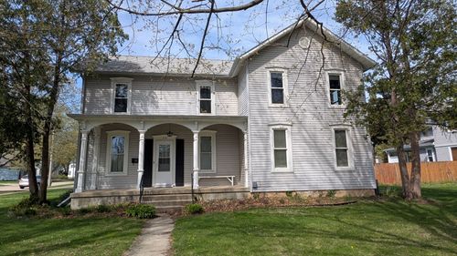 210 S 7th Street, Oregon, IL, 61061 | Card Image