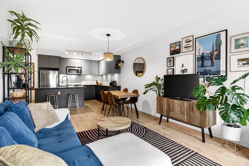 401-6440 194 St, Surrey, BC, V4N6J7 | Card Image