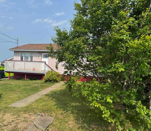 68 Macdonald Cres, Sydney Mines, NS, B1V3L7 | Card Image